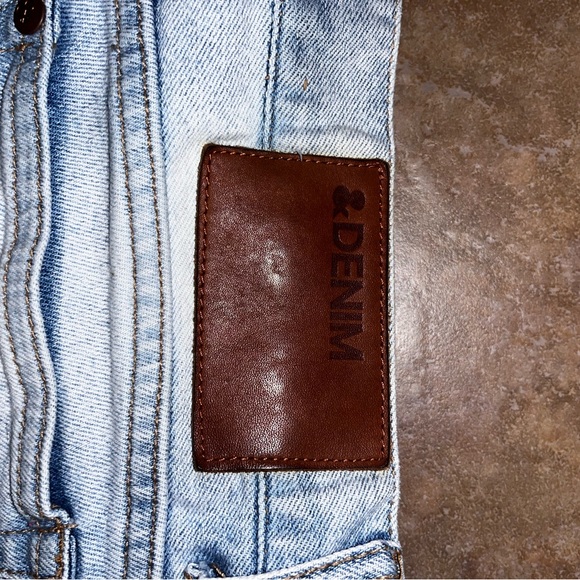 H&M Men’s Skinny Jeans / SLIM LOW WAIST-SIZE: 28/32 / Color: Light Wash. - Picture 4 of 8